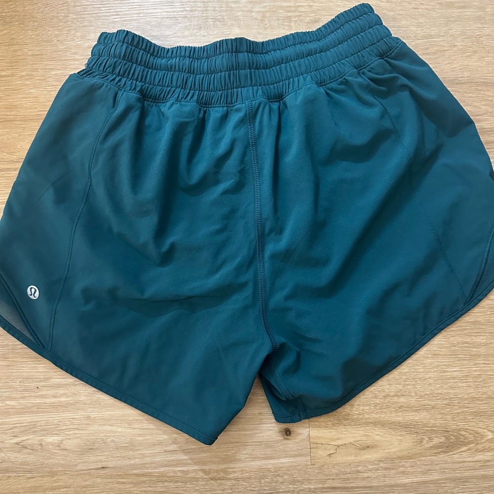Lululemon Hotty Hot Shorts HR 4” - Size 4 Stormy Teal